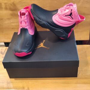 Jordan Drip 23 Pinksicle/black size 3y snow boots